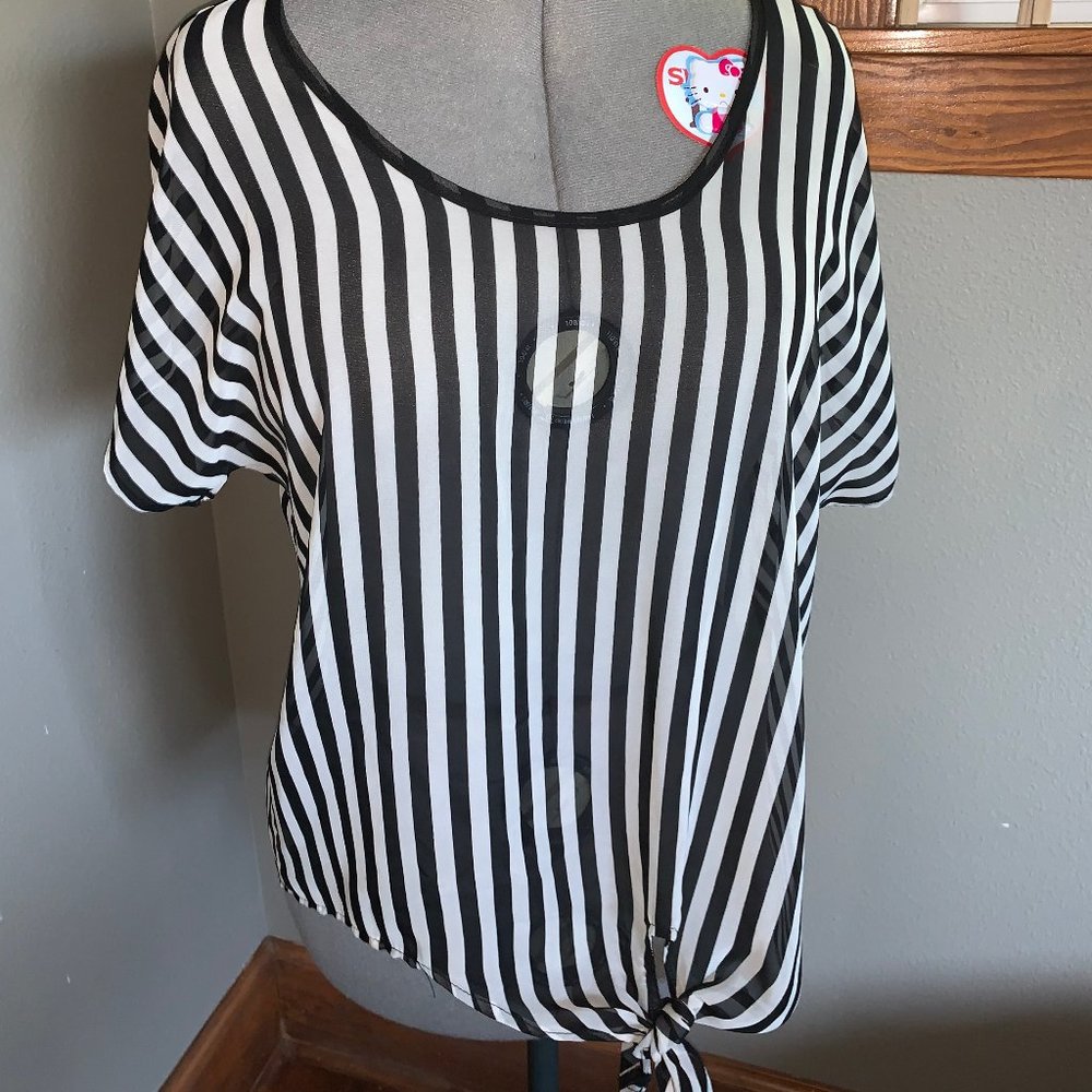 NWT Sexy Bobeau Blouse with Tie Front